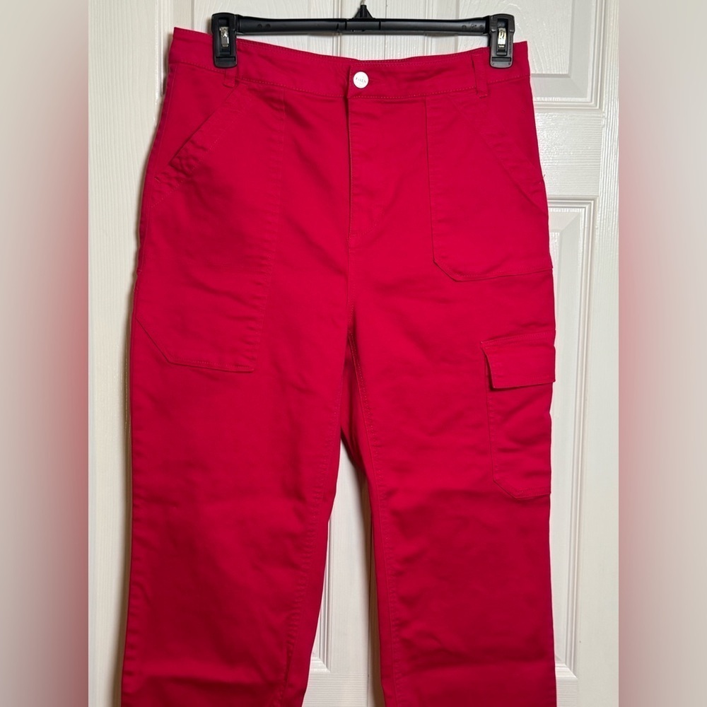 Vibrant Fuchsia Women's Cropped Jeans - Picture 2 of 9